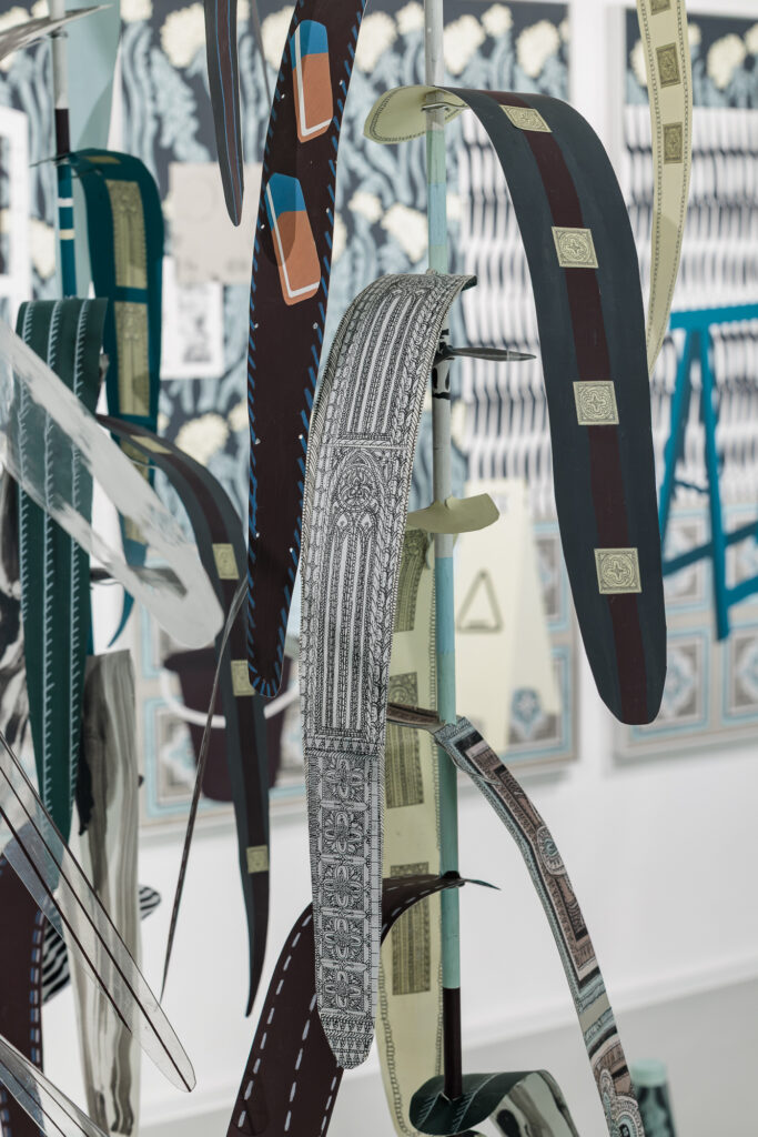 dessin drawing acrylic pencil paper detail contemporary patrick roman scherer ornament vienna fine art installation object palmtree pattern gallery installation Salzburg Herminengasse1 artist vienna Davy Art Space Artspace Galerie patrickromanscherer